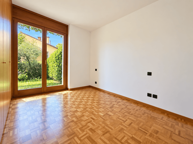 CaSe Immobiliare | 130 M² | 3 CAMERE DA LETTO | AMPIA TERRAZZA VISTA LAGO | GIARDINO | 2 POSTI AUTO (11)