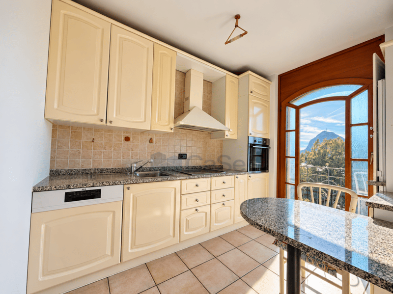 CaSe Immobiliare | 130 M² | 3 CAMERE DA LETTO | AMPIA TERRAZZA VISTA LAGO | GIARDINO | 2 POSTI AUTO (3)