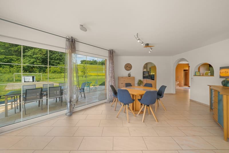 Superbe villa individuelle avec un vaste terrain (5)