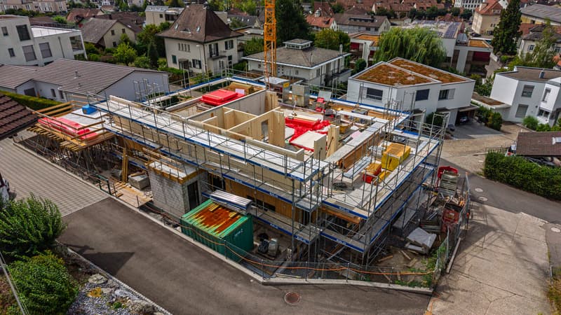 WOHNGENUSS AN ERHÖHTER LAGE Neues 5 ½ Zi-DEFHs (B) in Wohlen (1)