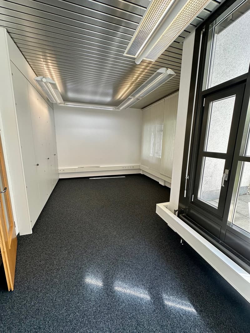 Attraktive, modern ausgebaute Bürofläche an zentraler Lage in Flawil (17)