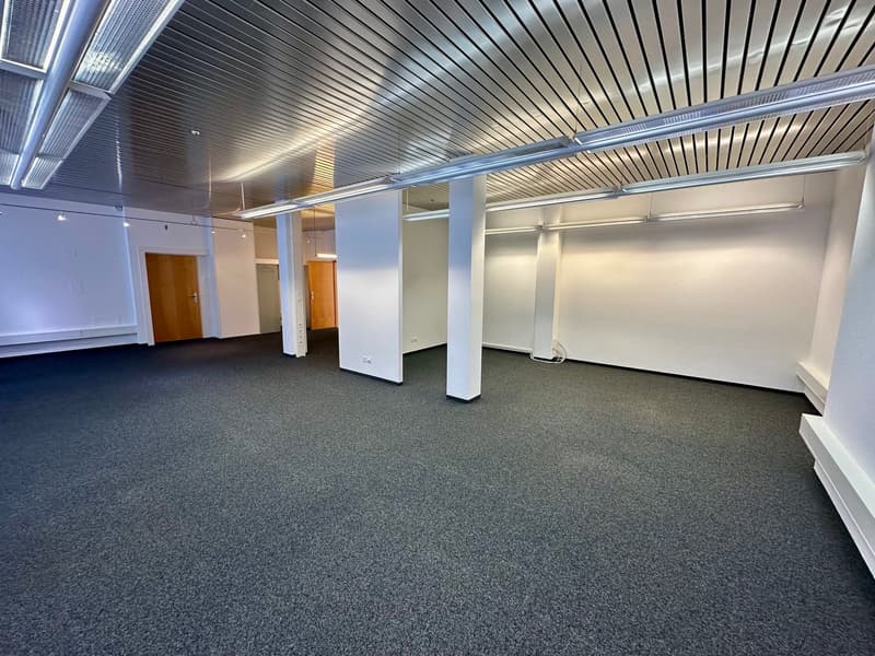 Attraktive, modern ausgebaute Bürofläche an zentraler Lage in Flawil (10)