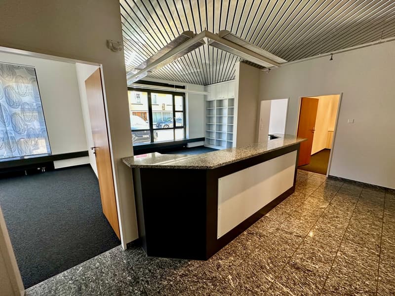 Attraktive, modern ausgebaute Bürofläche an zentraler Lage in Flawil (2)