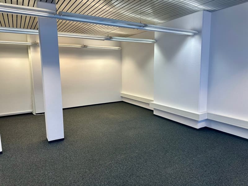 Attraktive, modern ausgebaute Bürofläche an zentraler Lage in Flawil (8)