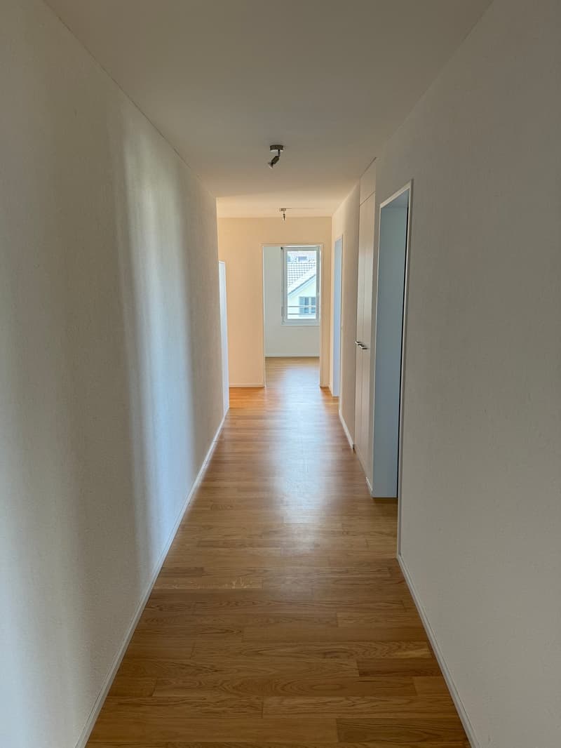 Charmante 4.5-Zimmer-Dachwohnung in Berg TG – Modern, ruhig und familienfreundlich (5)