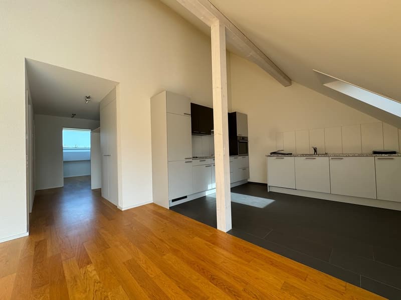 Charmante 4.5-Zimmer-Dachwohnung in Berg TG – Modern, ruhig und familienfreundlich (4)