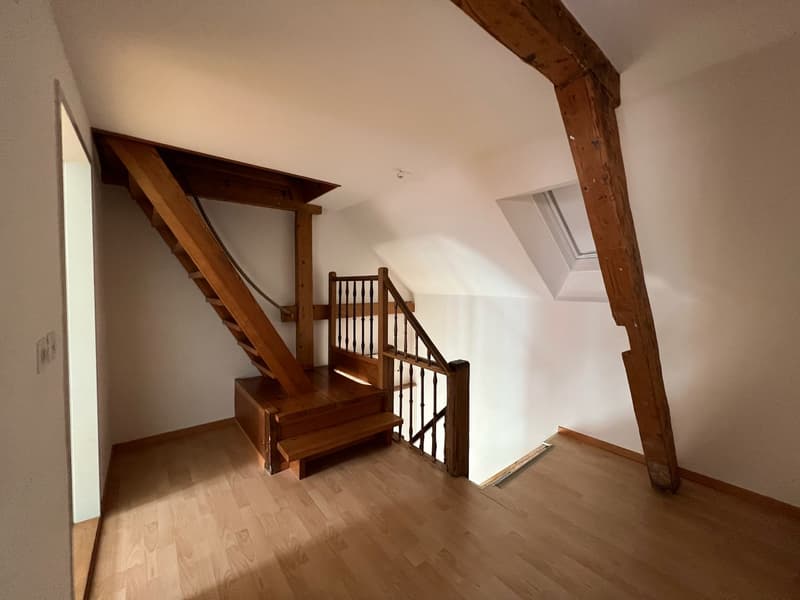 Haus-im-Haus-Feeling: Grosszügige 4-Zimmer-Maisonette-Wohnung in Binningen (7)