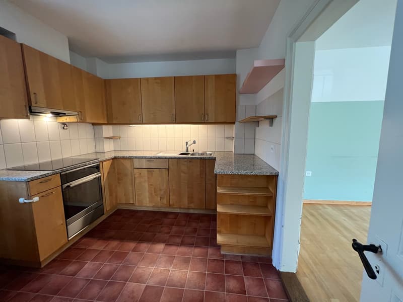 Haus-im-Haus-Feeling: Grosszügige 4-Zimmer-Maisonette-Wohnung in Binningen (10)