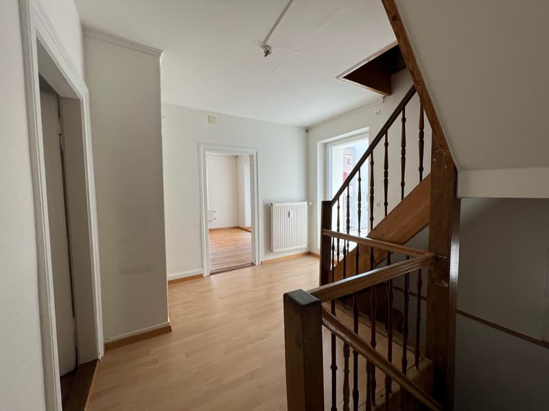 Haus-im-Haus-Feeling: Grosszügige 4-Zimmer-Maisonette-Wohnung in Binningen (1)