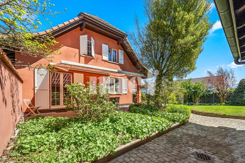 Maison individuelle de 5.5 pièces avec piscine à vendre à Neyruz (3)