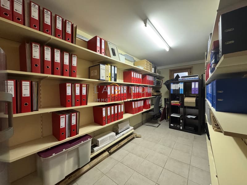 Pour investisseur - Espace commercial polyvalent et climatisé ! (12)