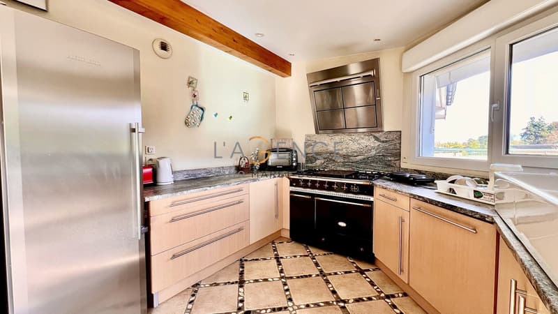 Appartement en attique de 5.5 pièces avec grande terrasse (6)