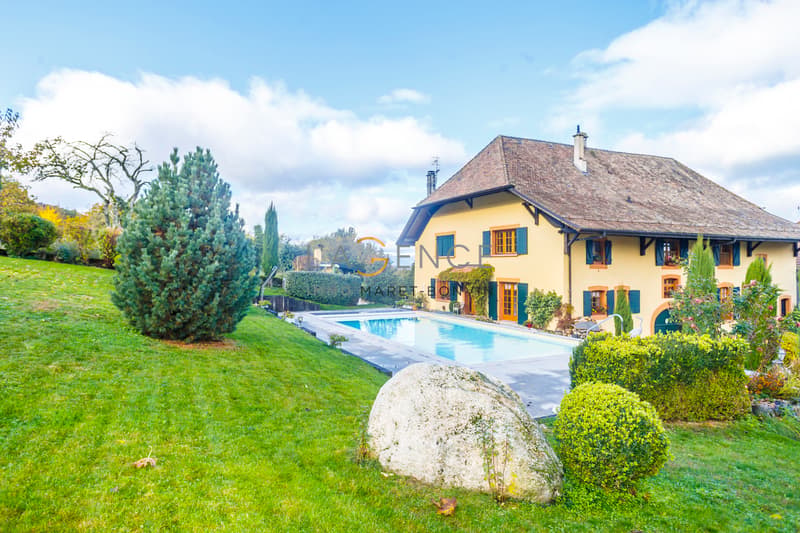 Ferme de 300m2 + dépendance de 275m2 (1)
