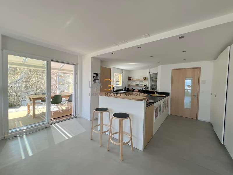 APPARTEMENT 3,5 PCES AVEC VERANDA ET VUE SUR LES CHATEAUX - GRAVELONE (3)