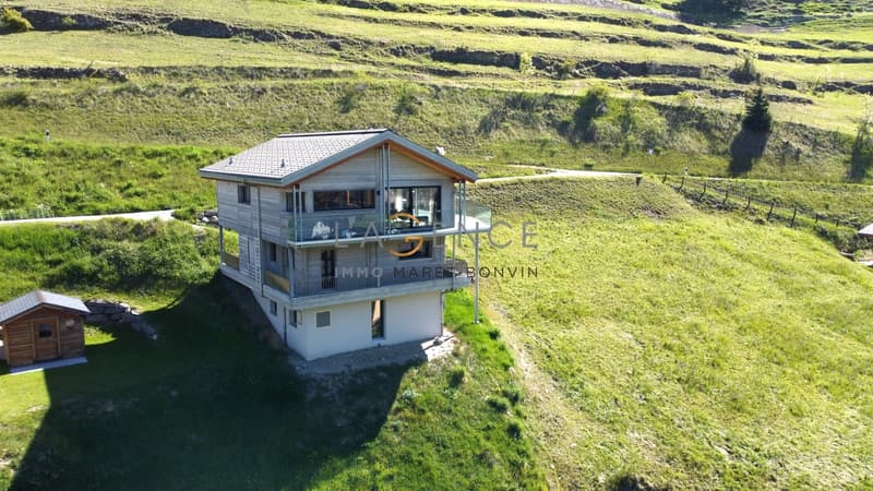 CHALET D'EXCEPTION AVEC VUE PANORAMIQUE (10)