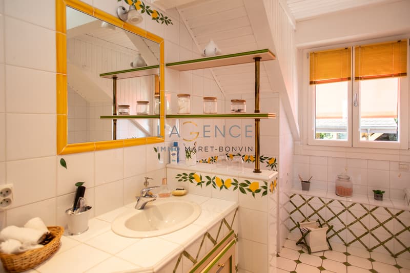 Neuvecelle - Maison 8 pièces de 189M2 (12)