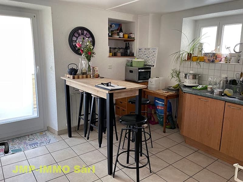 À Saisir au coeur du village de Miège (14)