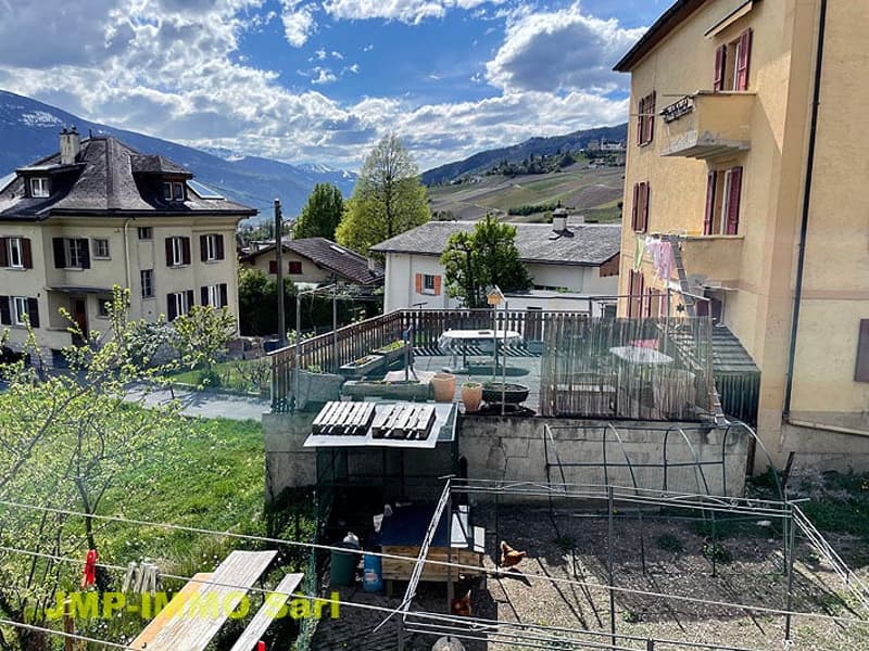 À Saisir au coeur du village de Miège (20)