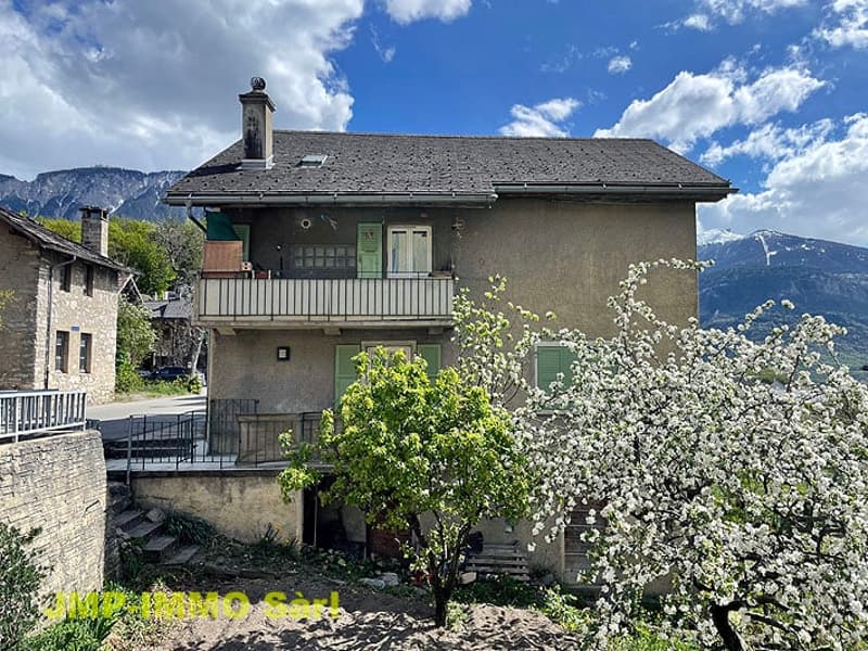 À Saisir au coeur du village de Miège (4)
