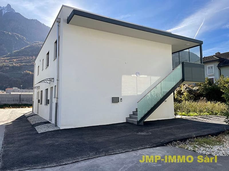Très bel appartement en attique dans petite PPE (3)