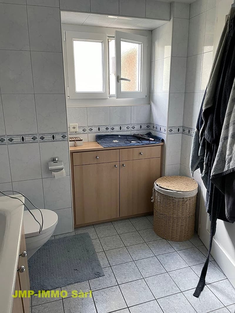 Charmant appartement de 4 pièces rénové au coeur du village de Miège (10)
