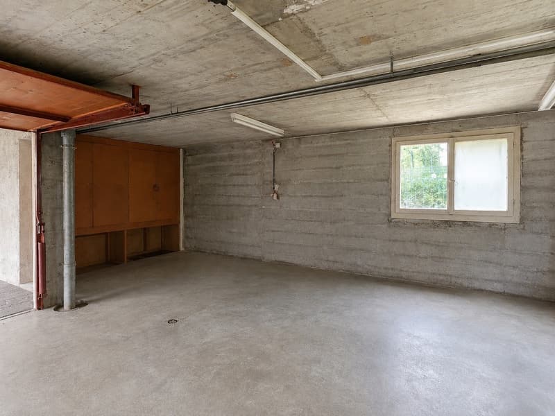 Garage mit Lagerfläche & separater Lagerraum (2)