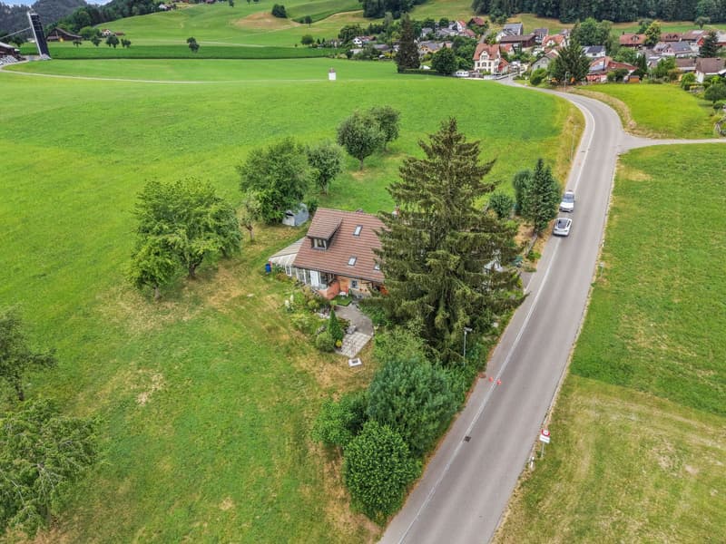 Charmantes Bauernhaus mit zwei Wohneinheiten an idyllischer Alleinlage in Oberwangen (Dussnang) (4)