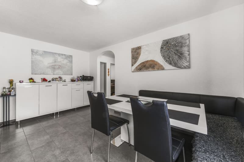 Wohnen mit Wohlgefühl: 4.5-Zimmer-Wohnung an idealer Lage (6)