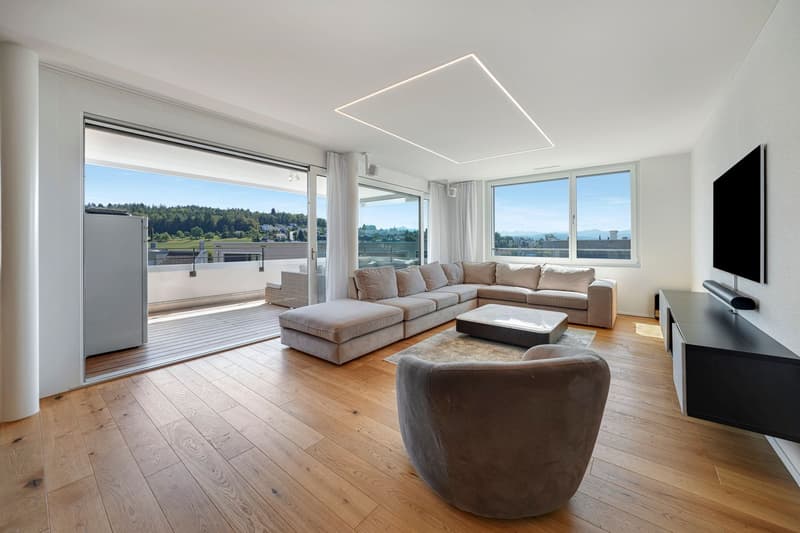 Ein Zuhause mit Weit- und Bergblick sowie hoher Wohnqualität (1)