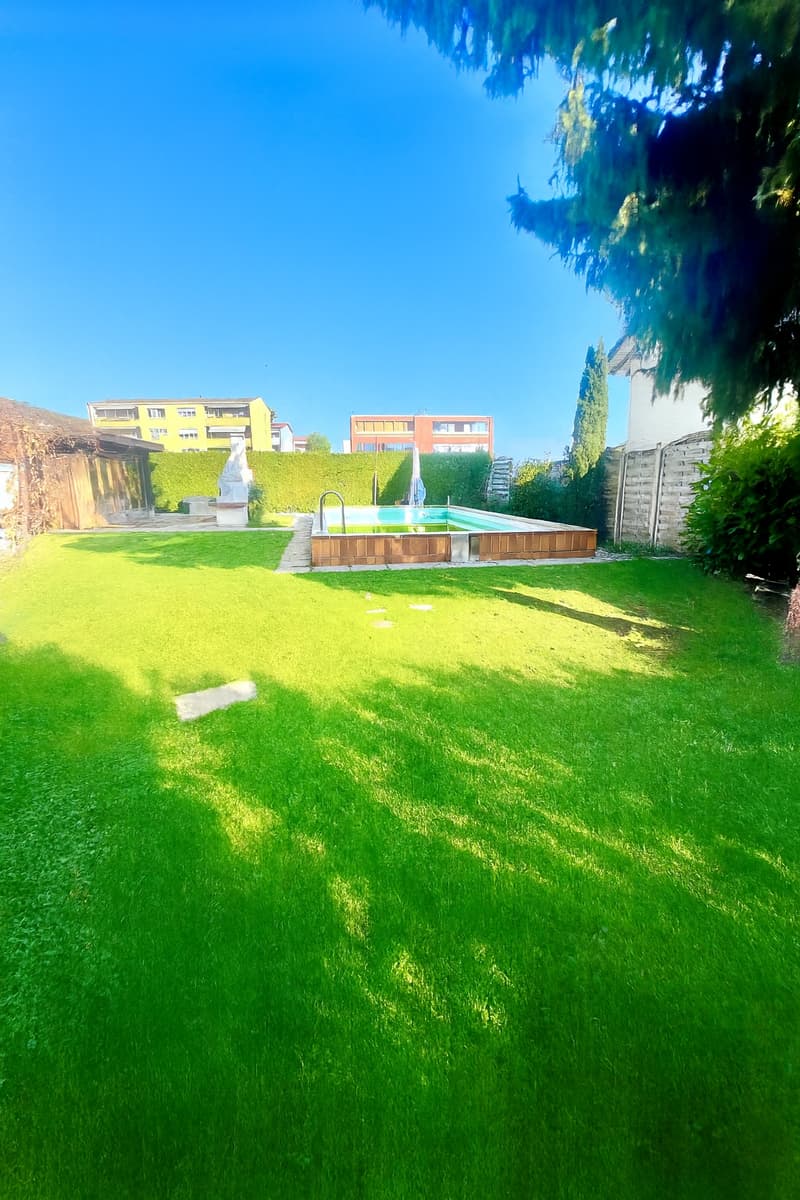 Frisch saniertes 4.5-Zimmer-Einfamilienhaus mit Pool & Ausbaupotenzial (17)