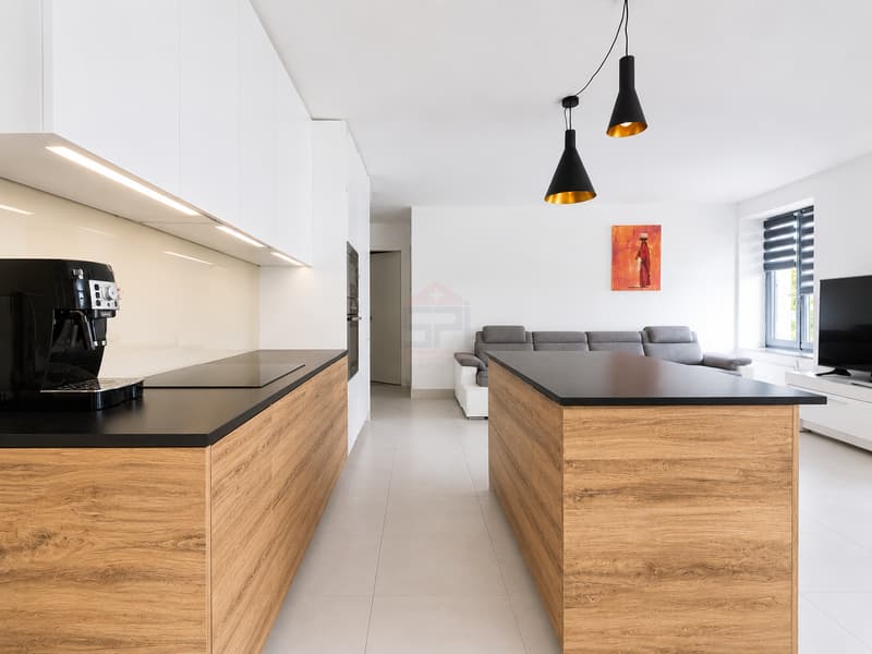 Superbe appartement rénové de 4,5 pièces Lumineux et idéalement situé (2)