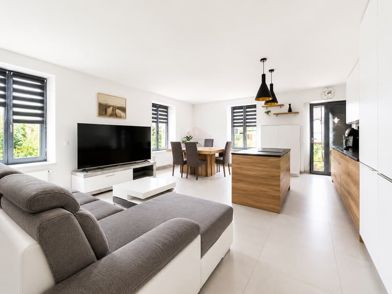 Superbe appartement rénové de 4,5 pièces Lumineux et idéalement situé (1)