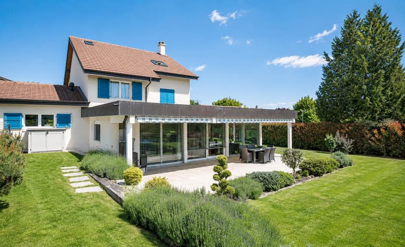 CRANS | Villa familiale de 240 m² avec 6 chambres et 7 stationnements (1)