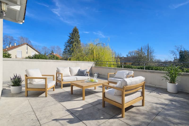 Élégante villa familiale avec grand jardin plat et fort potentiel à Founex (11)
