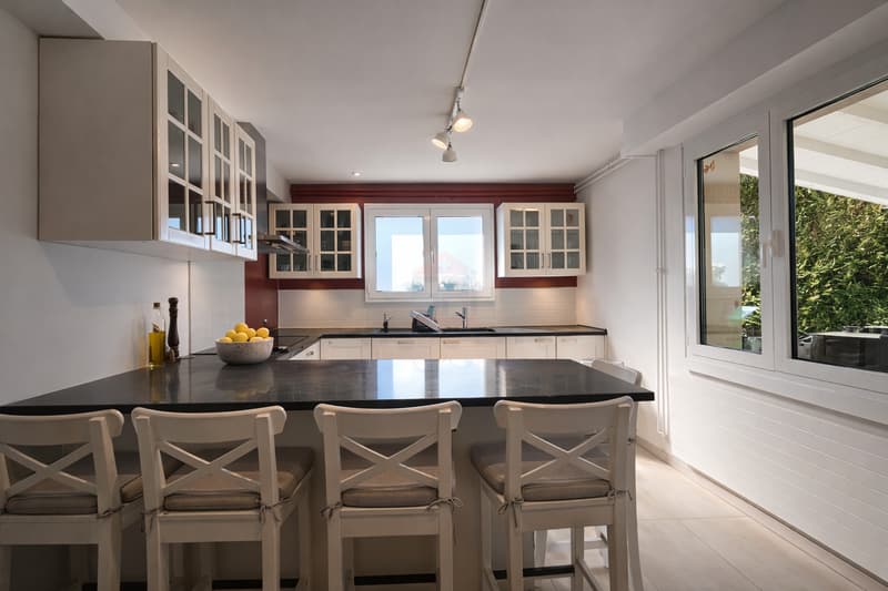 Élégante villa familiale avec grand jardin plat et fort potentiel à Founex (7)