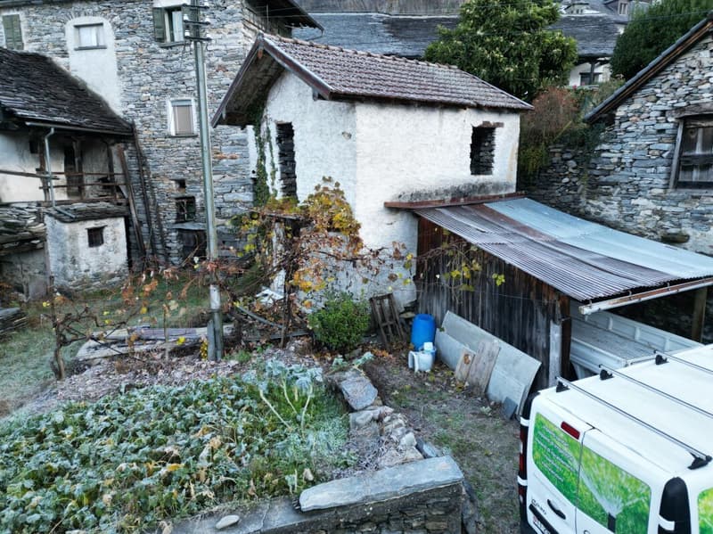 Rustici Ticinesi with renovation potential (10)