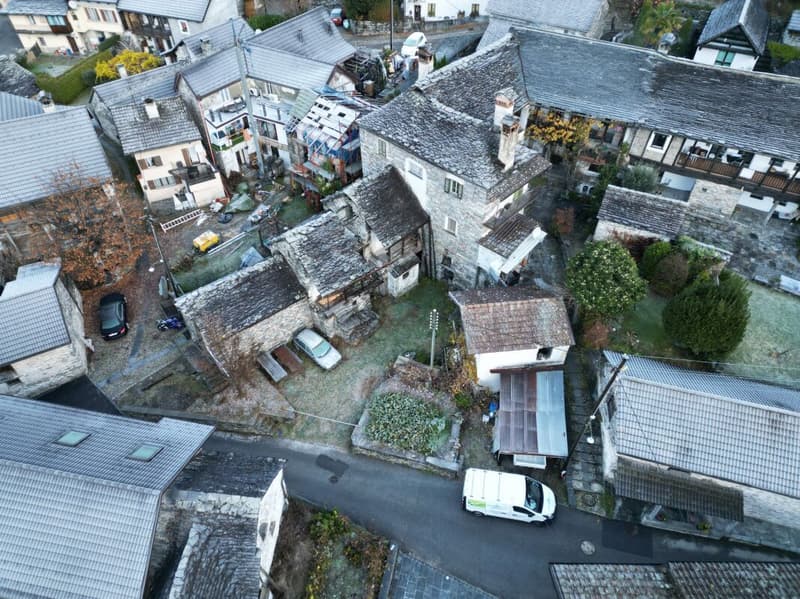 Rustici Ticinesi with renovation potential (4)