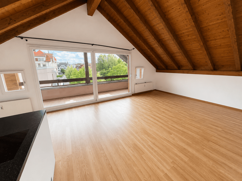 Exklusive 3.5-Zimmer-Dachwohnung mit Galeriecharakter & Balkon (3)
