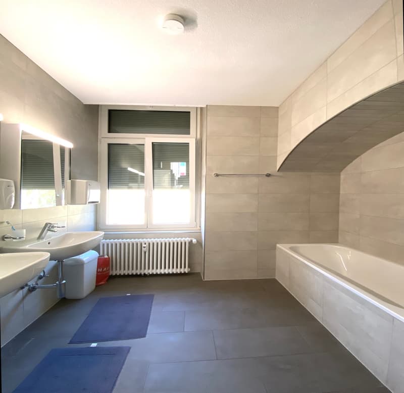 Schönes Zimmer mit Blick auf Aare (3)