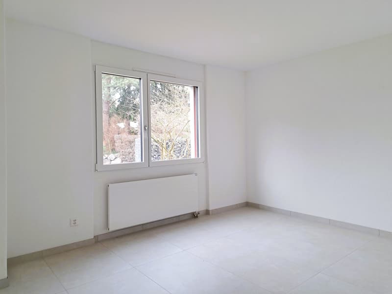 Moderne 2.5-Zimmer-Wohnung direkt neben dem Bahnhof (4)
