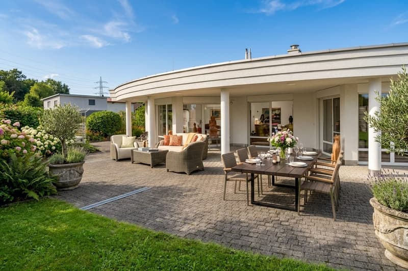 5.5 Zimmer Attikawohnung mit 550 m² Gartenterrasse, ein Traum.... (3)
