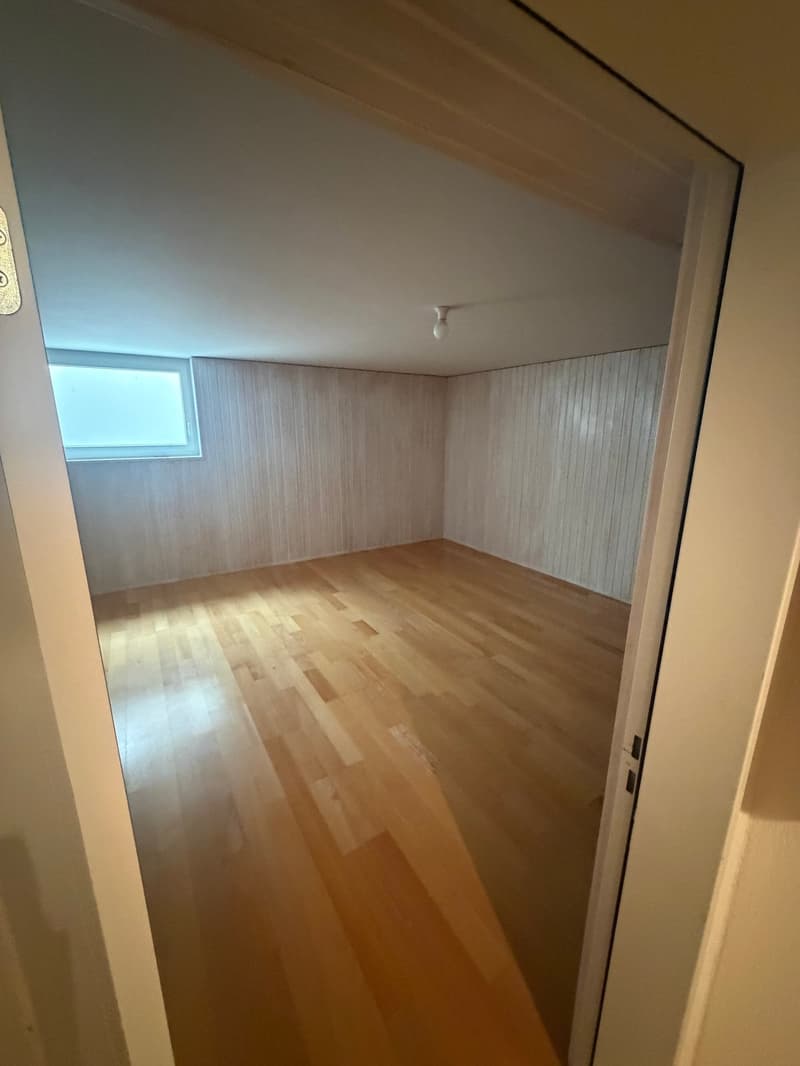 empty room, wooden floor, white walls, window, lamp