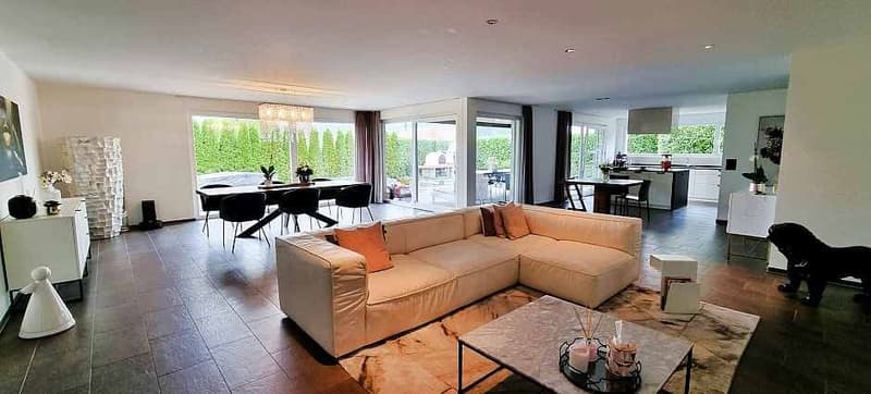 Exklusive 4.5-Zimmer-Gartenwohnung mit Doppelgarage und traumhaftem Aussenbereich (6)