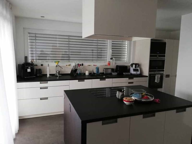 Exklusive 4.5-Zimmer-Gartenwohnung mit Doppelgarage und traumhaftem Aussenbereich (4)