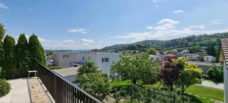 Exklusive 4.5-Zimmer-Gartenwohnung mit Doppelgarage und traumhaftem Aussenbereich (2)