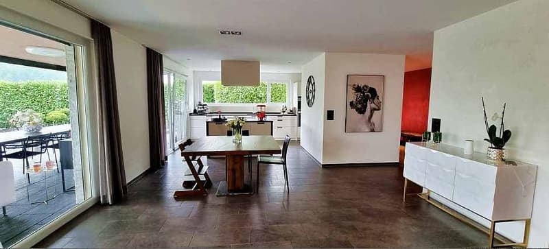 Exklusive 4.5-Zimmer-Gartenwohnung mit Doppelgarage und traumhaftem Aussenbereich (7)