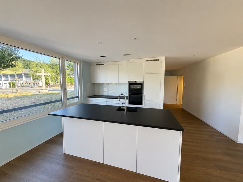 Moderne 3.5-Zimmer-Wohnung in Frick – hell, grosszügig und mit gedecktem Sitzplatz (2)