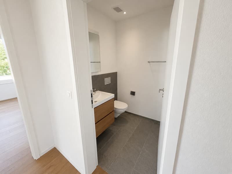 Moderne 3.5-Zimmer-Wohnung in Frick – hell, grosszügig und mit gedecktem Sitzplatz (7)