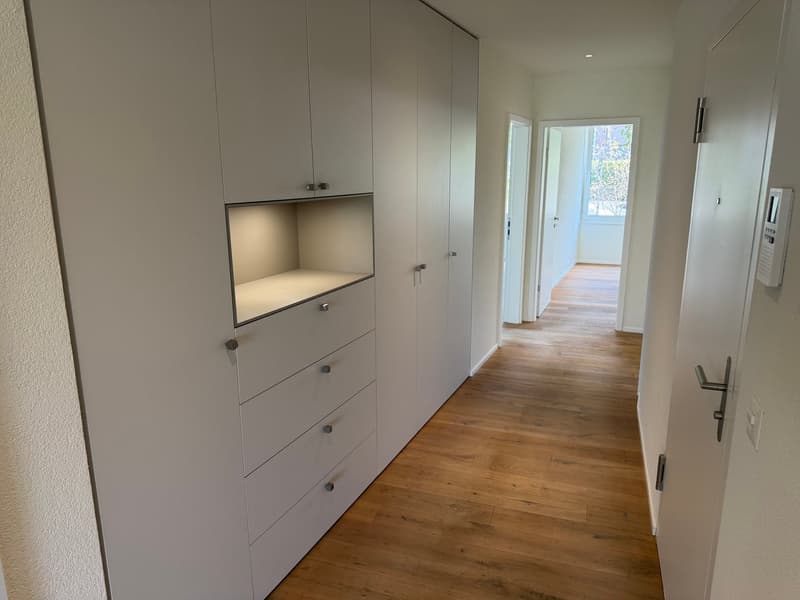 Moderne 3.5-Zimmer-Wohnung in Frick – hell, grosszügig und mit gedecktem Sitzplatz (11)