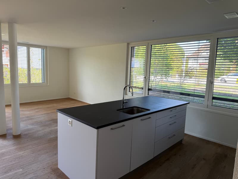 Moderne 3.5-Zimmer-Wohnung in Frick – hell, grosszügig und mit gedecktem Sitzplatz (6)